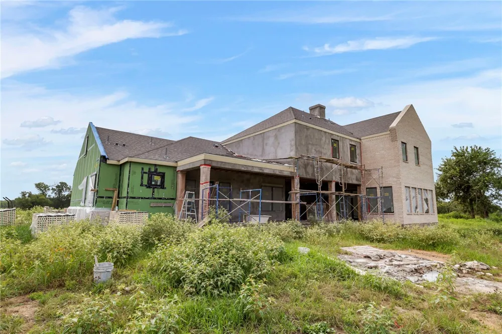 202 Blackberry Lane Washington, TX 77880