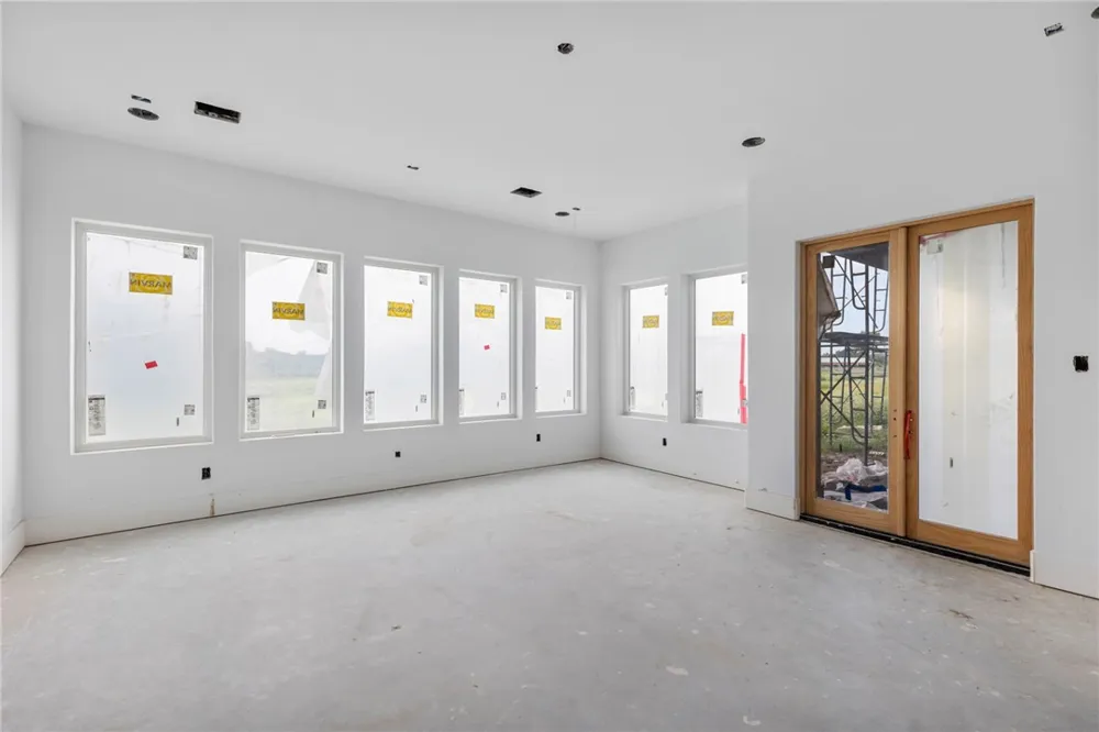 202 Blackberry Lane Washington, TX 77880