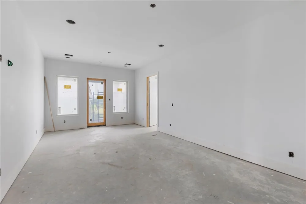 202 Blackberry Lane Washington, TX 77880