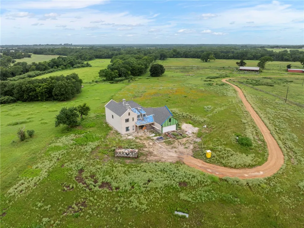 202 Blackberry Lane Washington, TX 77880