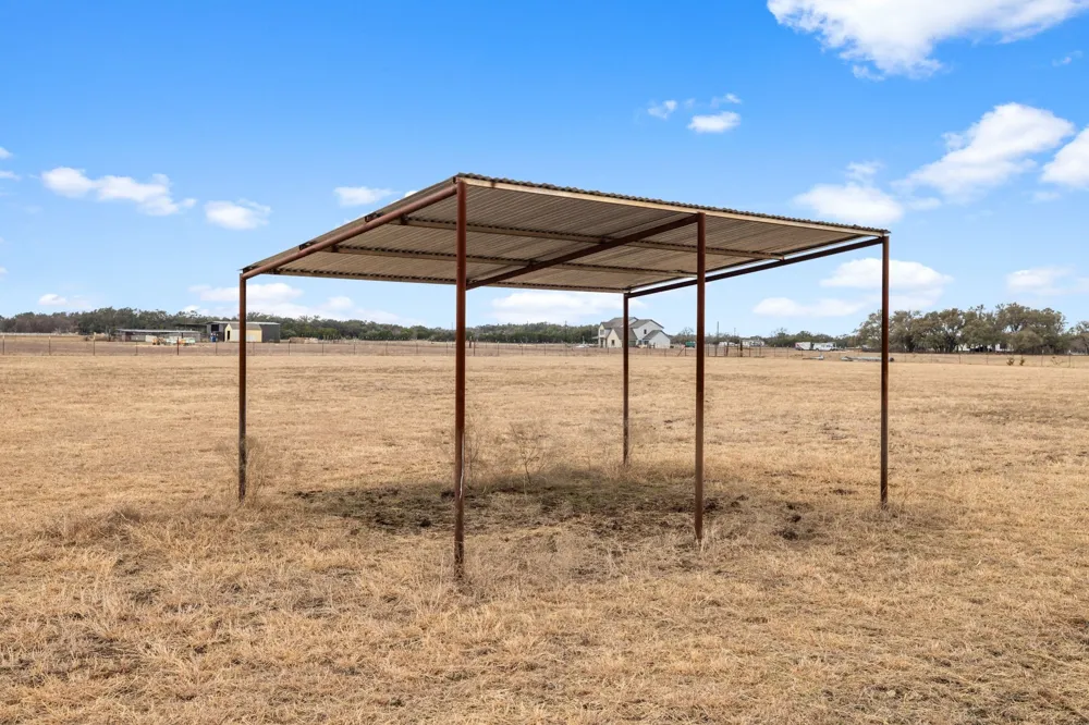 710 County Road 226 Florence, TX 76527