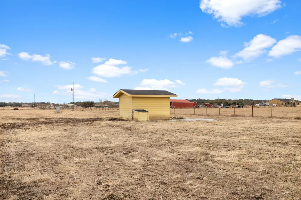710 County Road 226 Florence, TX 76527