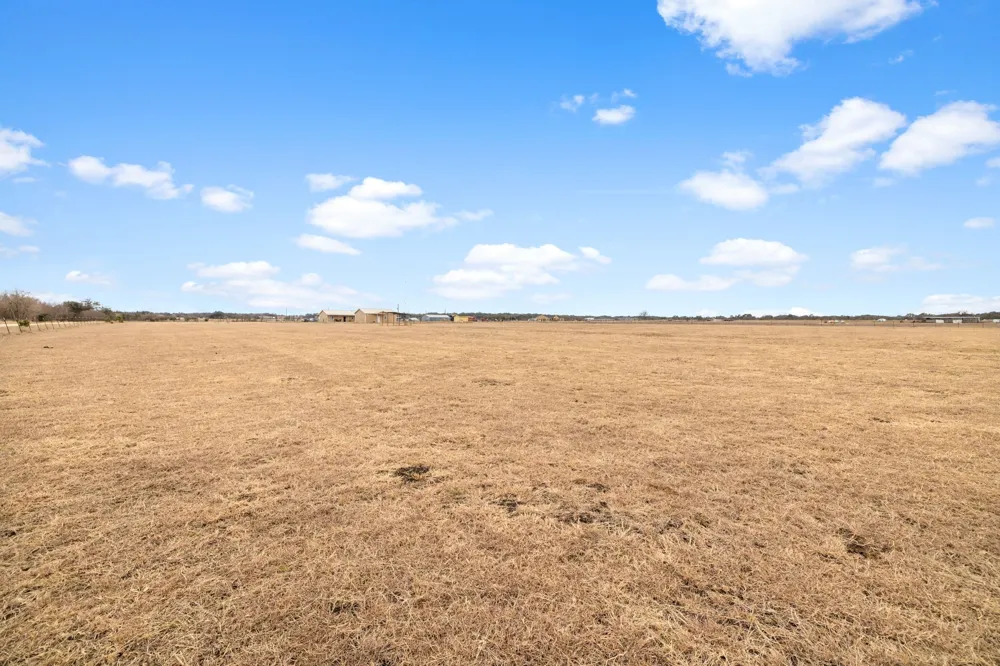 710 County Road 226 Florence, TX 76527