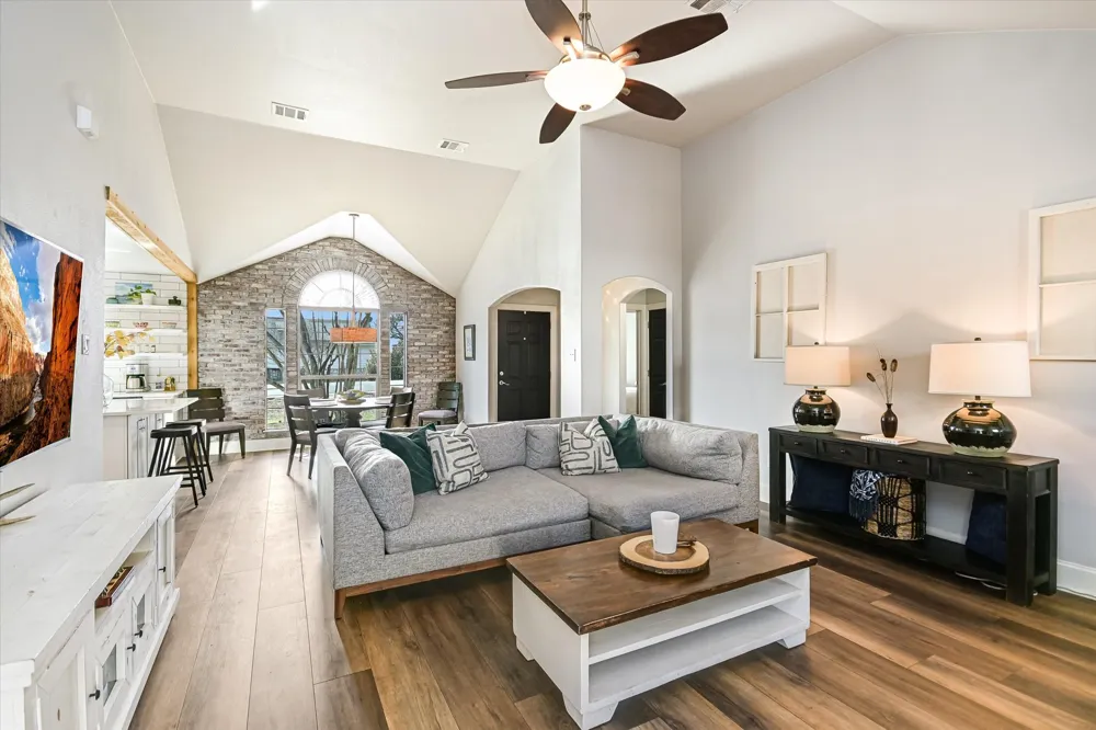 18516 Champions Circle Point Venture, TX 78645