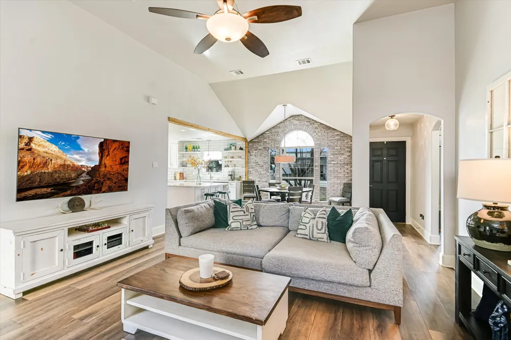 18516 Champions Circle Point Venture, TX 78645