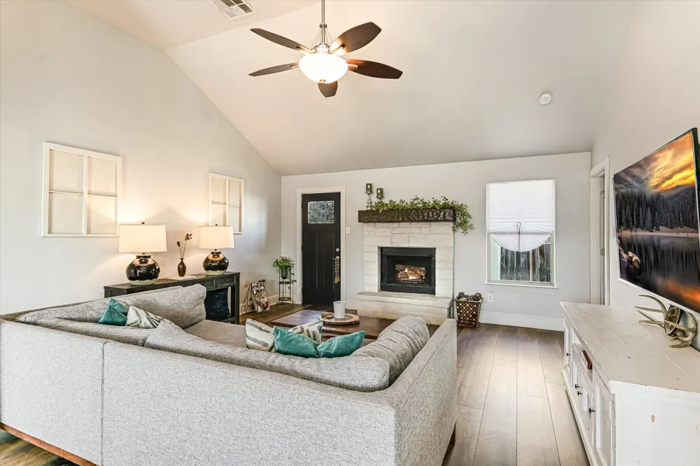 18516 Champions Circle Point Venture, TX 78645