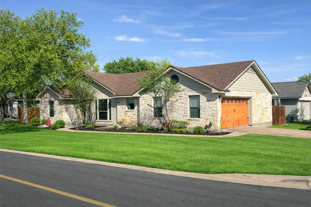 18516 Champions Circle Point Venture, TX 78645
