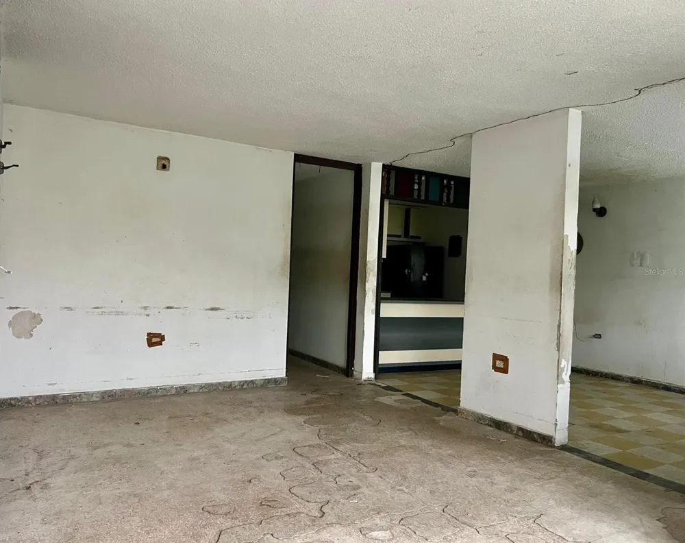 4 CALLE STREET Bayamón, PR 00961
