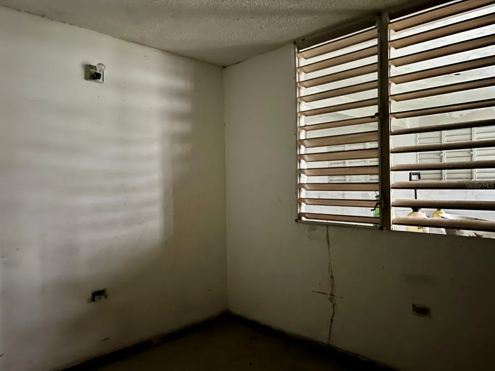 4 CALLE STREET Bayamón, PR 00961