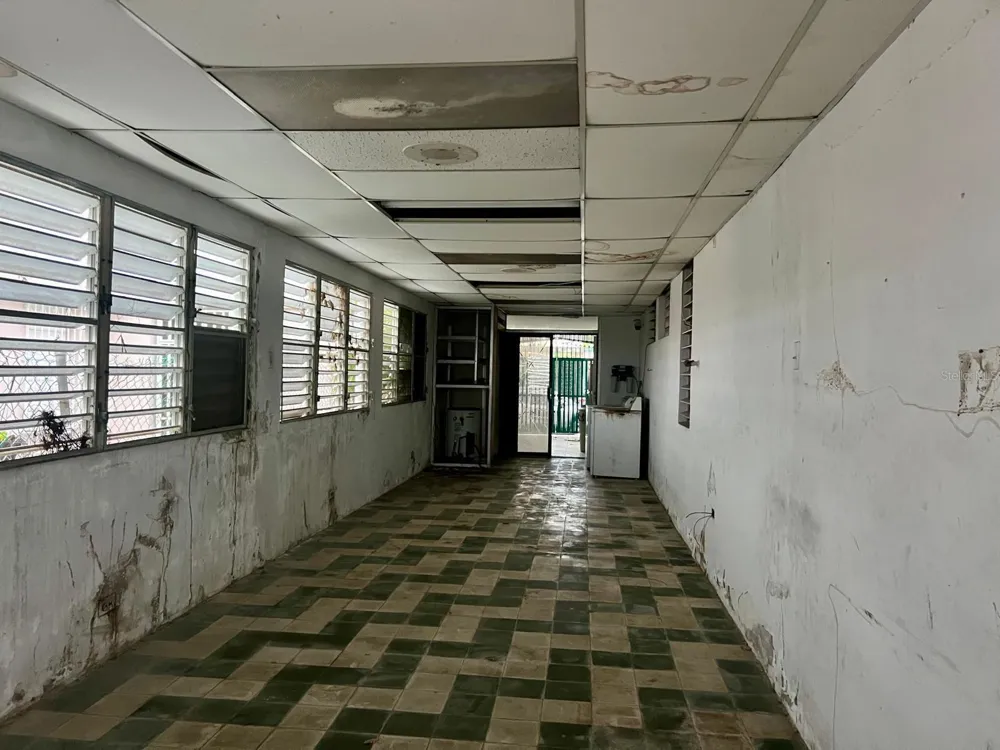4 CALLE STREET Bayamón, PR 00961