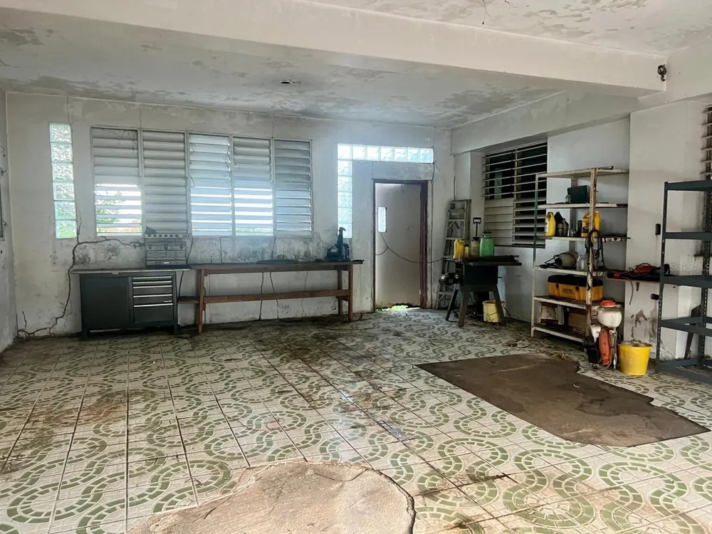 4 CALLE STREET Bayamón, PR 00961