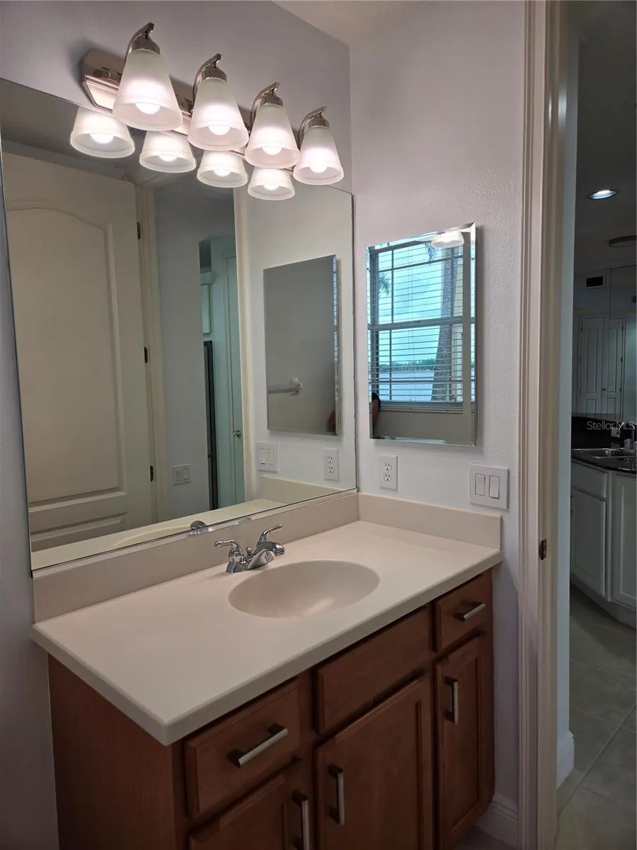 6515 MOORINGS POINT CIRCLE #102 Lakewood Ranch, FL 34202