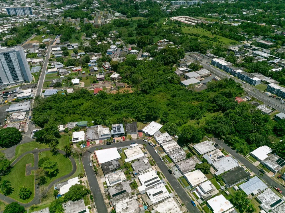 CLL RAMON FIGUEROA CASTRO SAN ANTON Carolina, PR 00987