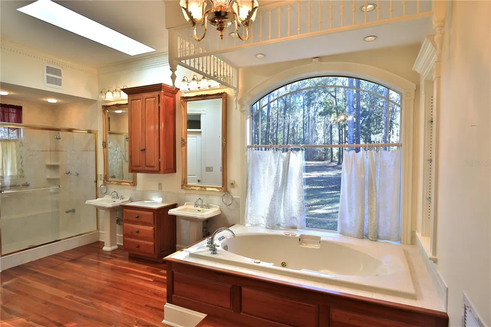 15551 NW HIGHWAY 225 Reddick, FL 32686