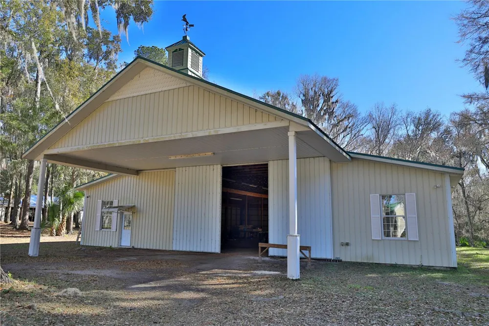 15551 NW HIGHWAY 225 Reddick, FL 32686