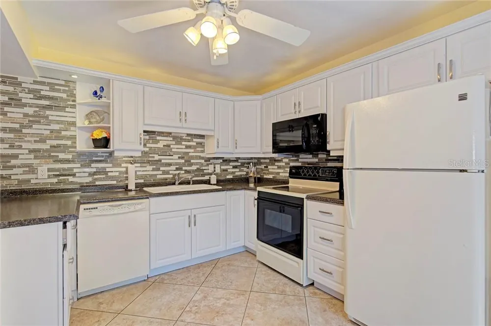 1677 BROOKHOUSE CIRCLE #BR223 Sarasota, FL 34231