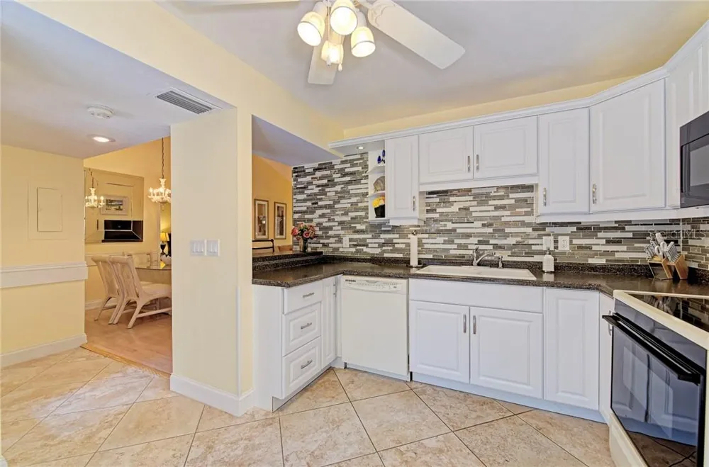 1677 BROOKHOUSE CIRCLE #BR223 Sarasota, FL 34231