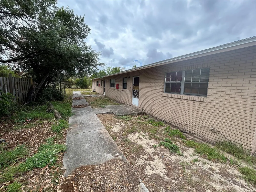 140 AVENUE W NW #3 Winter Haven, FL 33881