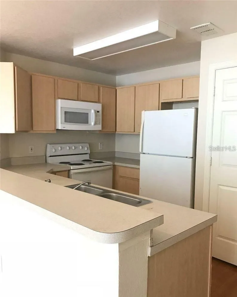 2000 ERVING CIRCLE #102 Ocoee, FL 34761