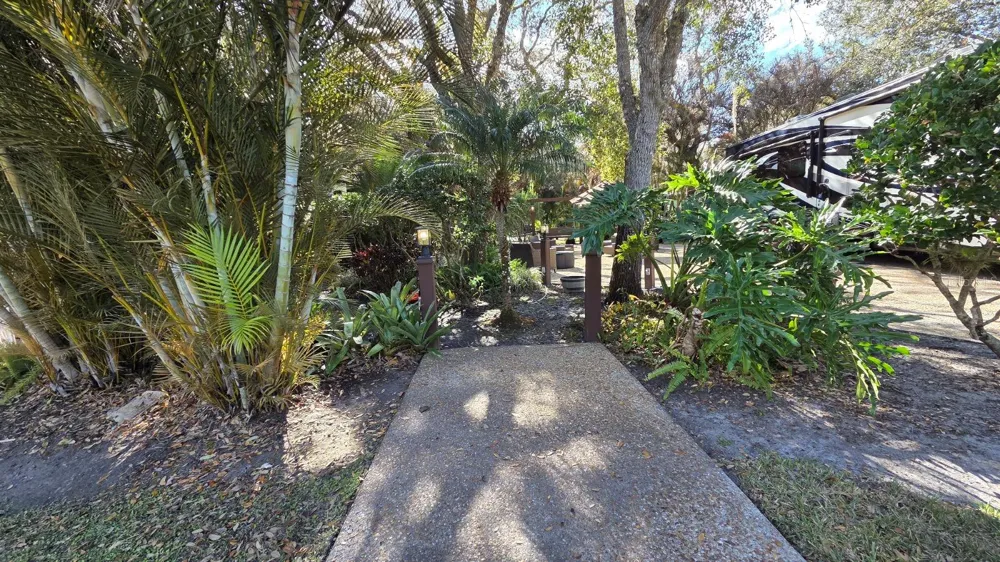 359 POSSUM PATH River Ranch, FL 33867