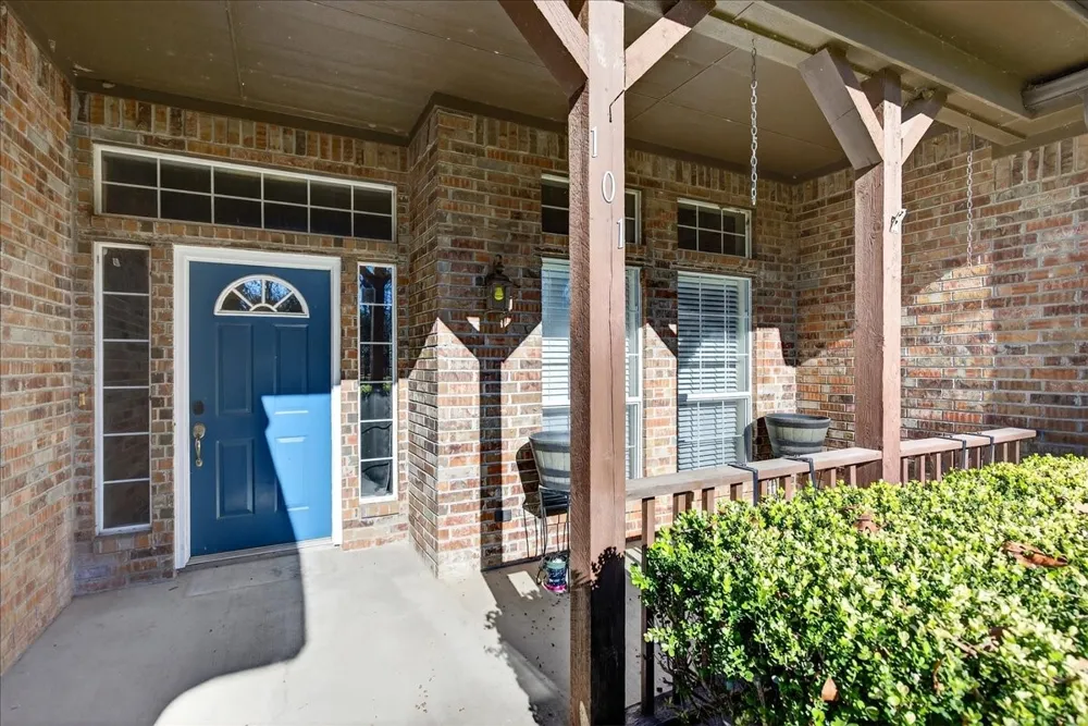 101 Idlewood Road Enchanted Oaks, TX 75156