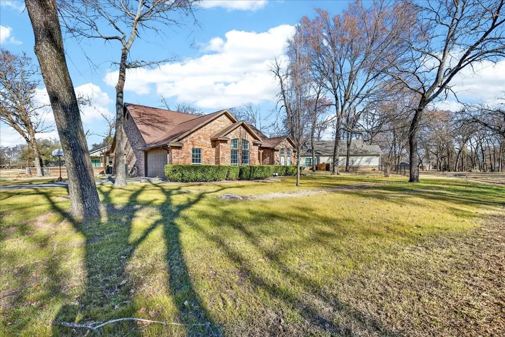 101 Idlewood Road Enchanted Oaks, TX 75156
