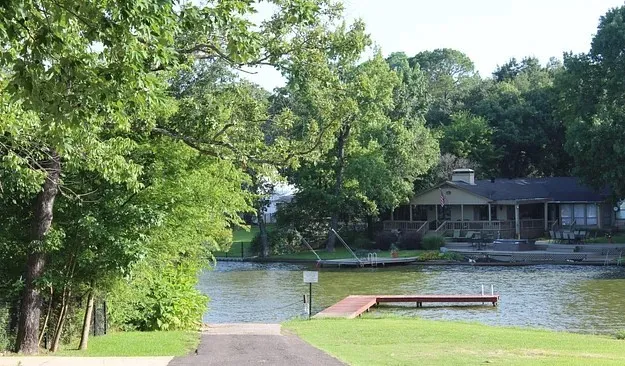 101 Idlewood Road Enchanted Oaks, TX 75156