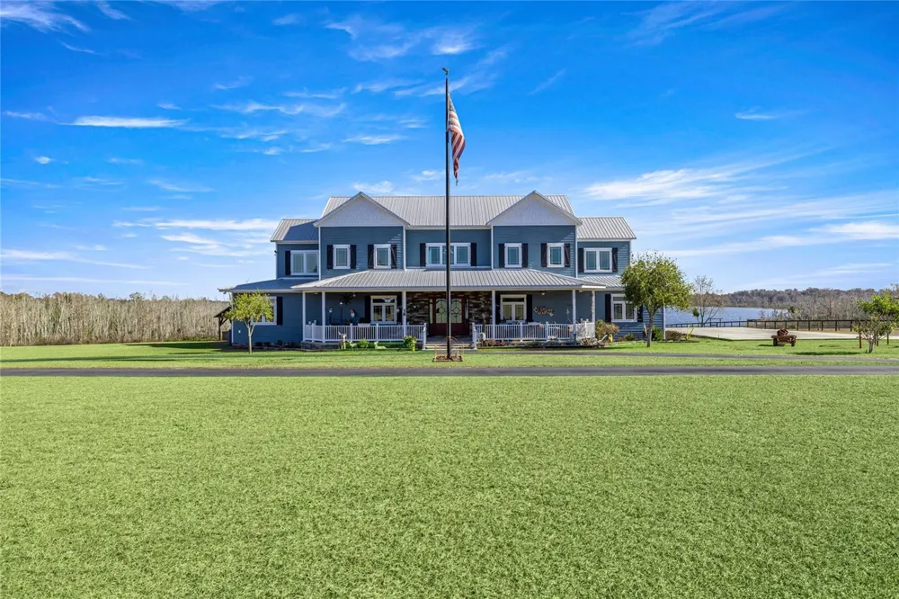 5251 SE 180TH AVENUE ROAD Ocklawaha, FL 32179