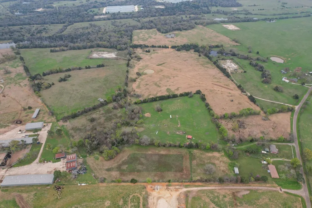 230 FCR 141 Streetman, TX 75859