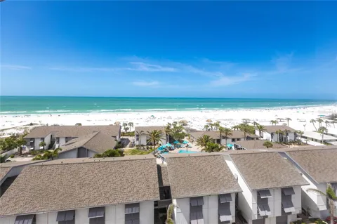 1055 W PEPPERTREE DRIVE #703AA