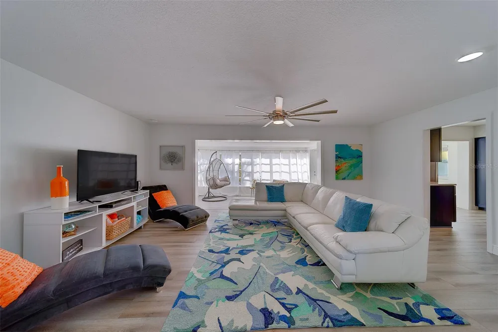2109 BAYSHORE DRIVE Belleair Beach, FL 33786