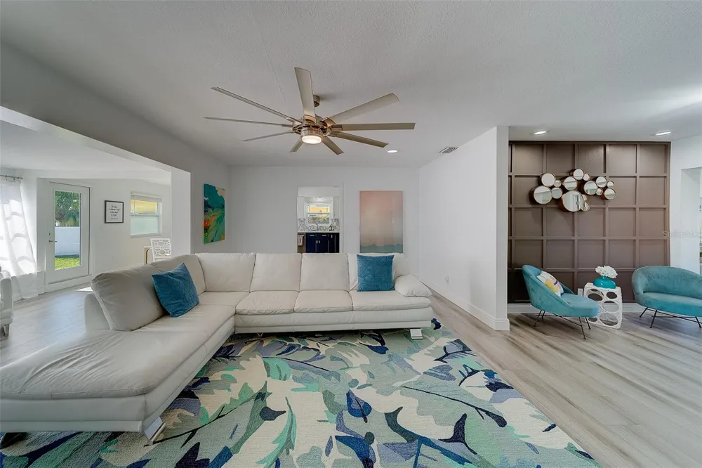 2109 BAYSHORE DRIVE Belleair Beach, FL 33786