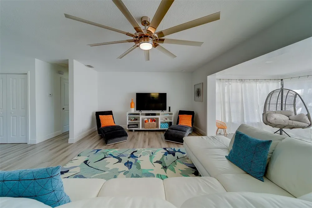 2109 BAYSHORE DRIVE Belleair Beach, FL 33786