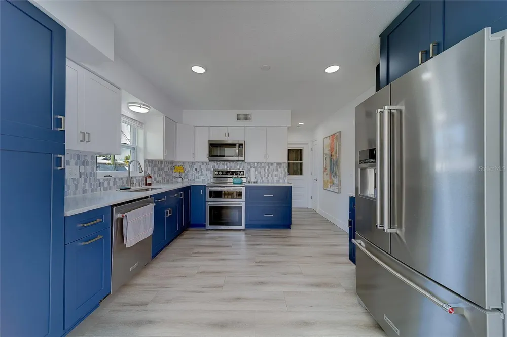 2109 BAYSHORE DRIVE Belleair Beach, FL 33786