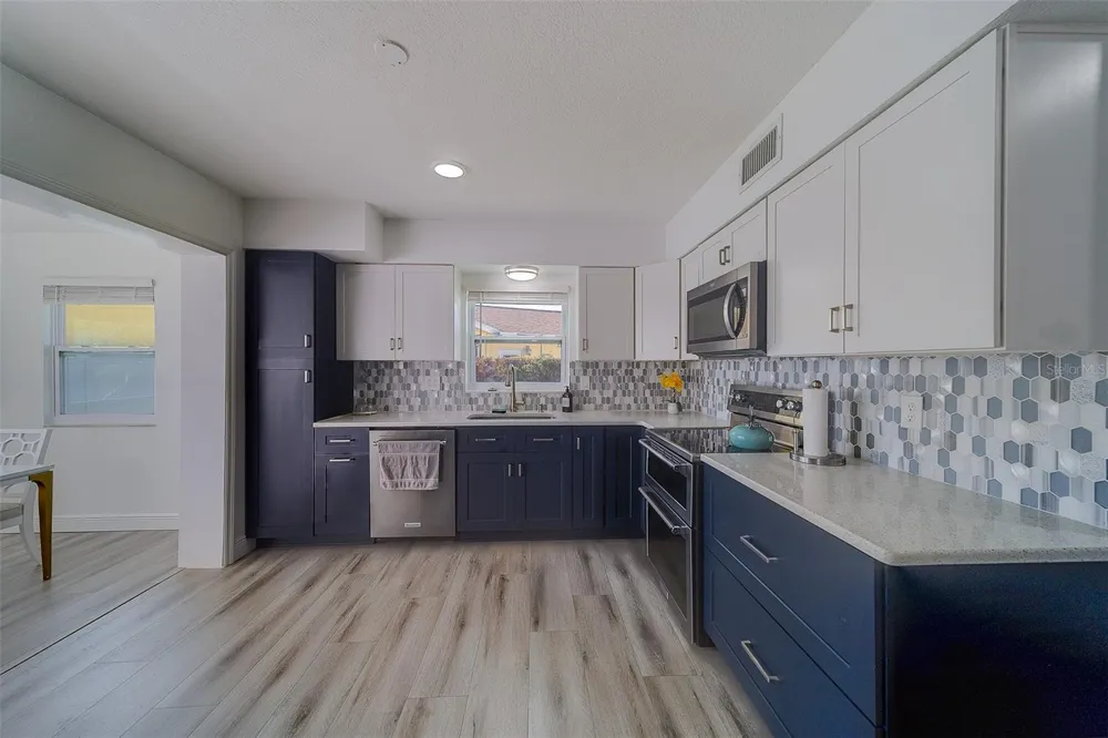 2109 BAYSHORE DRIVE Belleair Beach, FL 33786