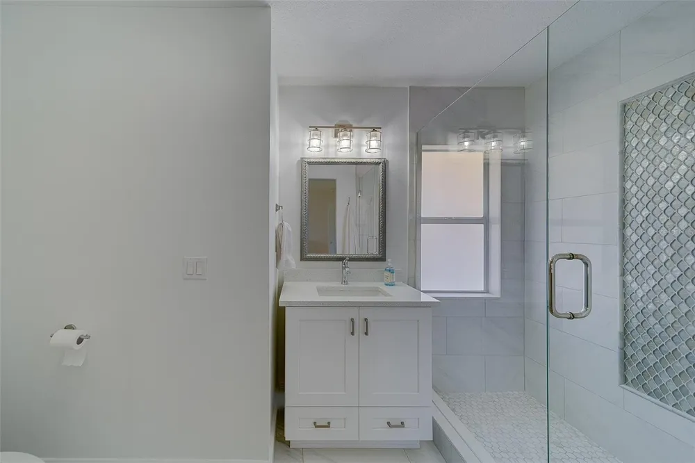 2109 BAYSHORE DRIVE Belleair Beach, FL 33786