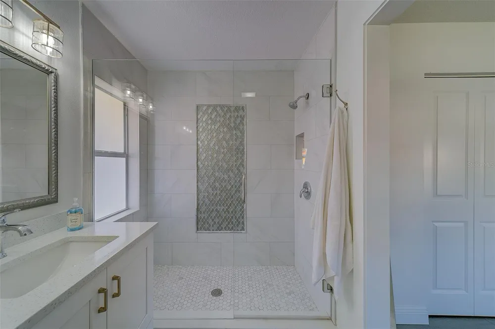 2109 BAYSHORE DRIVE Belleair Beach, FL 33786
