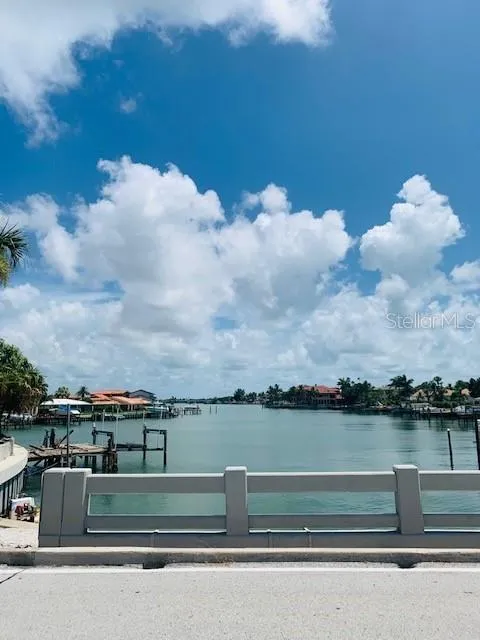 2109 BAYSHORE DRIVE Belleair Beach, FL 33786