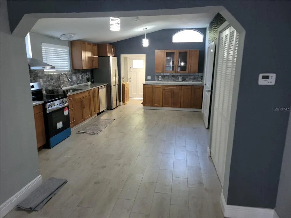 5548 11TH STREET Zephyrhills, FL 33542