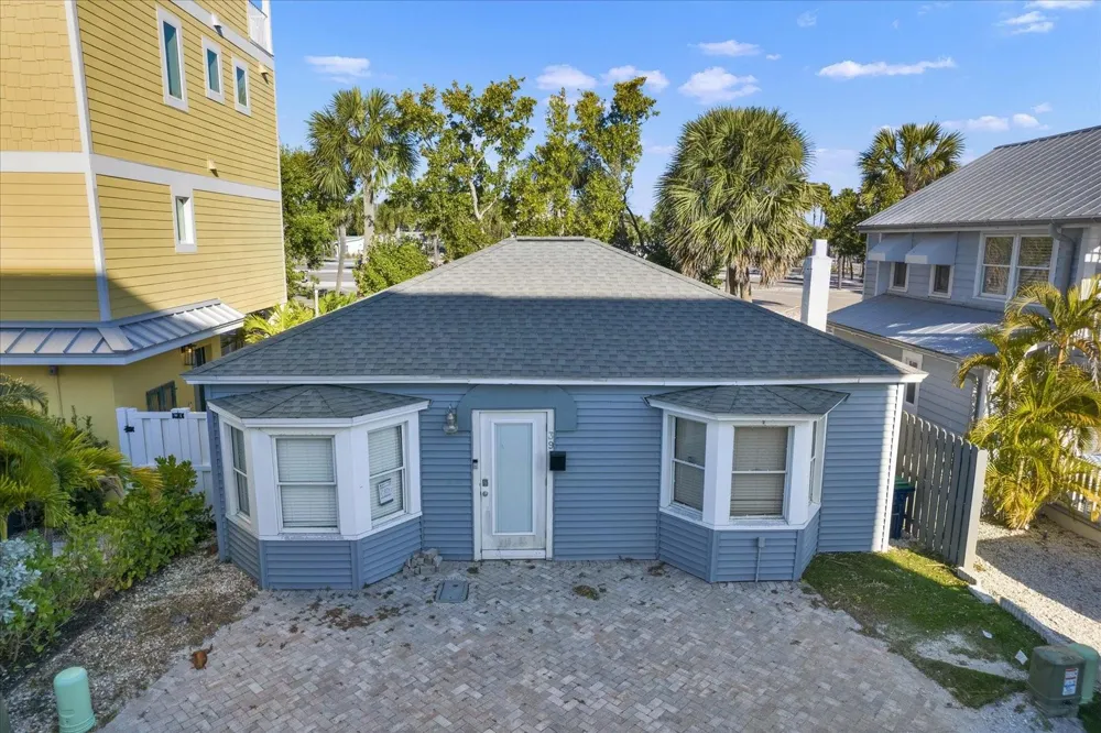 39 181ST AVENUE W Redington Shores, FL 33708