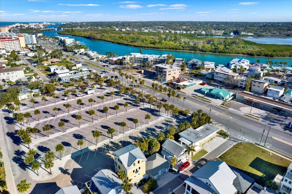 39 181ST AVENUE W Redington Shores, FL 33708