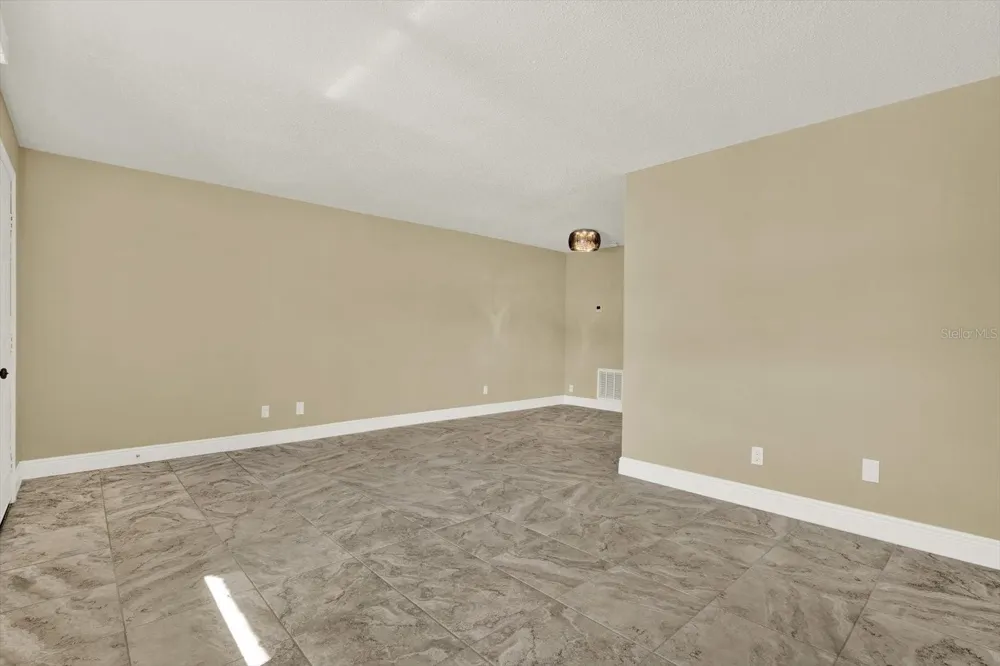 9125 TUDOR DRIVE #D109 Tampa, FL 33615
