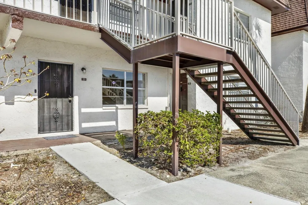 9125 TUDOR DRIVE #D109 Tampa, FL 33615