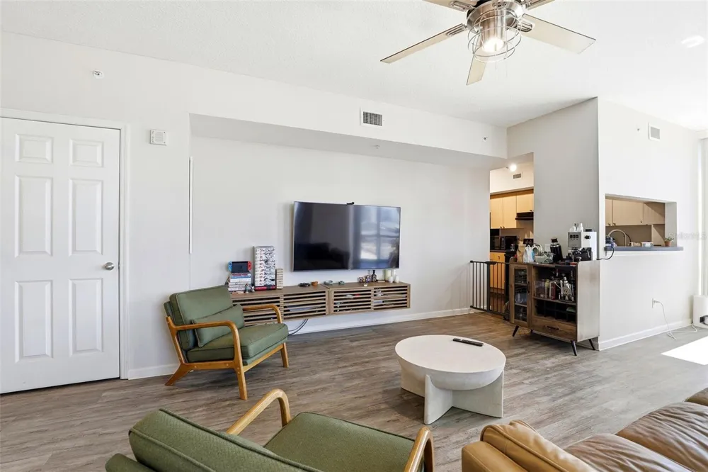 322 E CENTRAL BOULEVARD #1109 Orlando, FL 32801