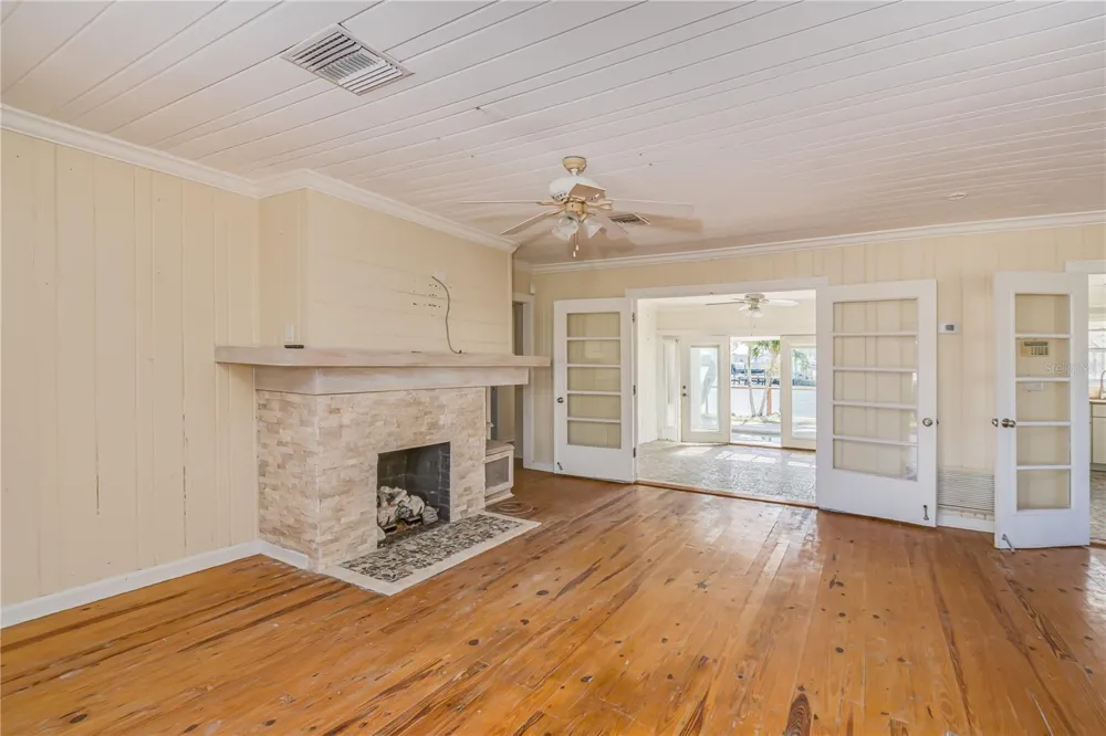 16029 REDINGTON DRIVE Redington Beach, FL 33708