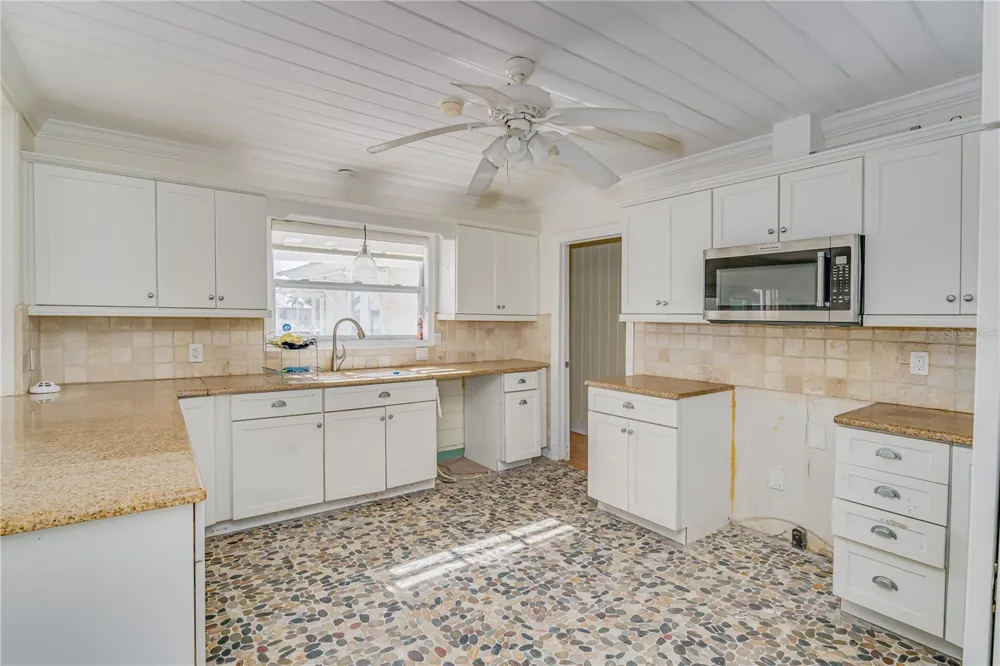 16029 REDINGTON DRIVE Redington Beach, FL 33708