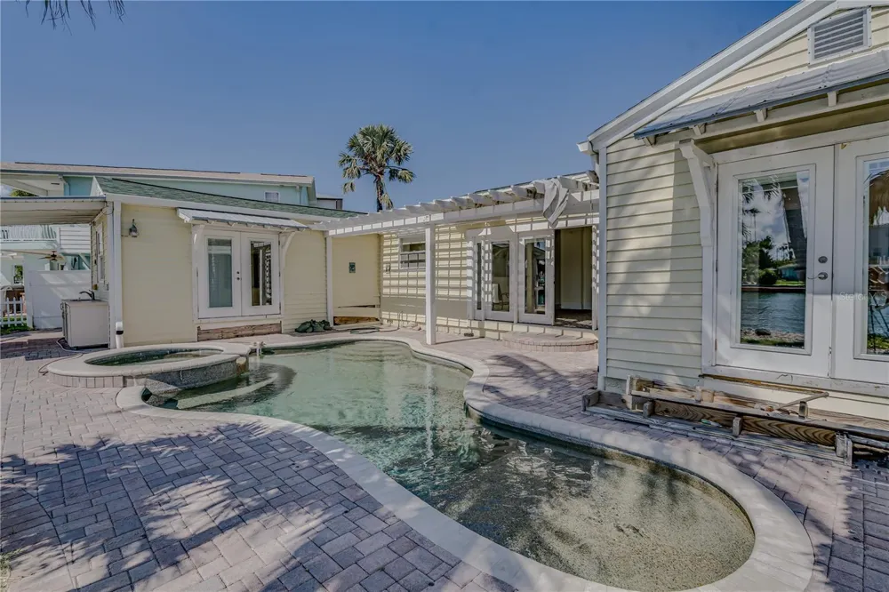 16029 REDINGTON DRIVE Redington Beach, FL 33708