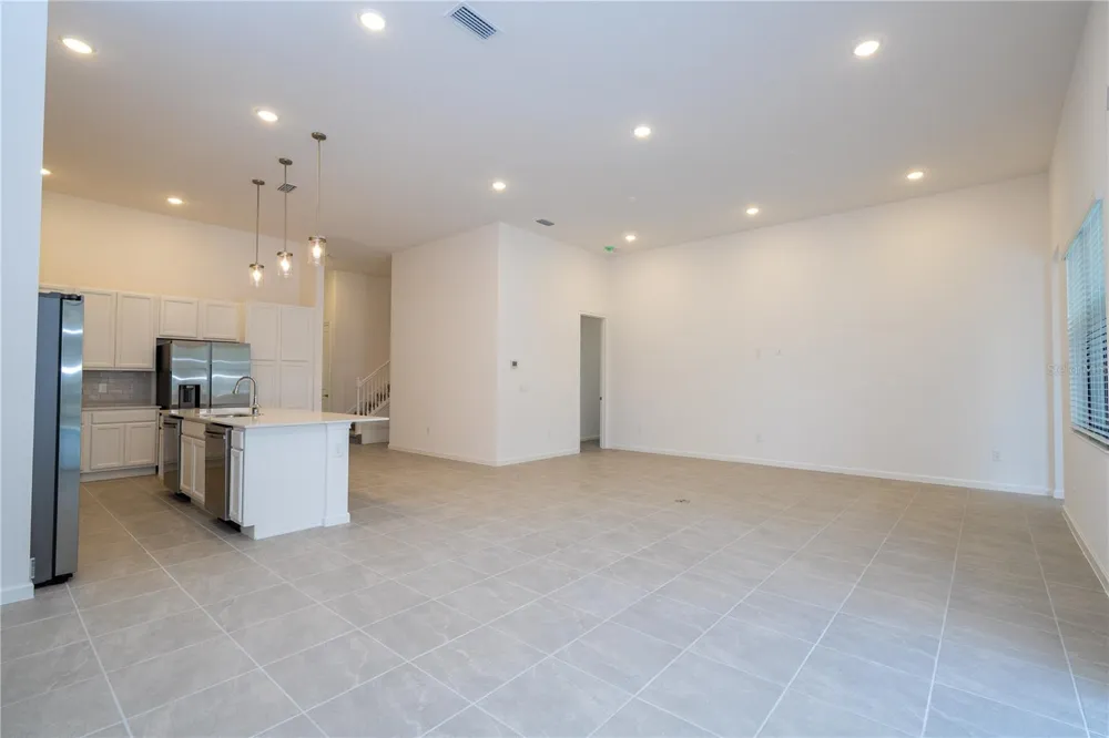 5674 HIGH SEAS DRIVE Orlando, FL 32821