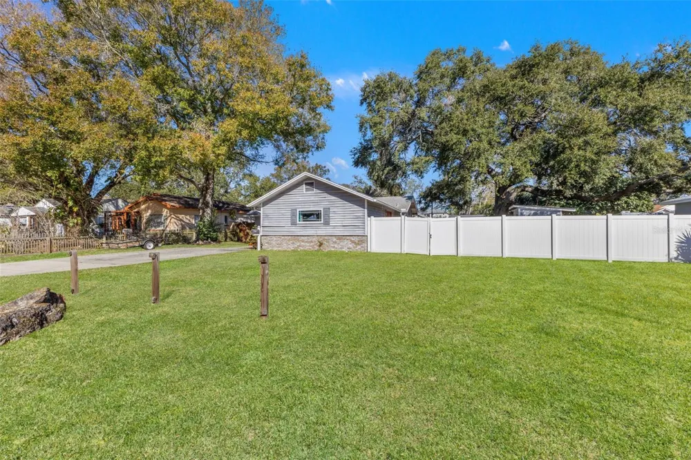 1747 26TH AVENUE St Petersburg, FL 33713