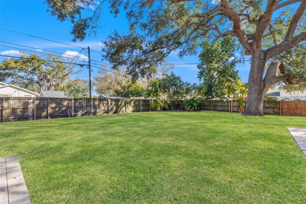 1747 26TH AVENUE St Petersburg, FL 33713